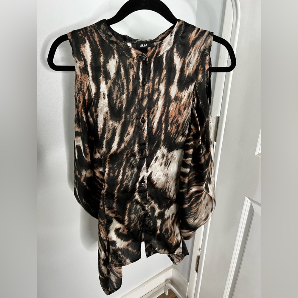 Like New H&M Ladies Sleeveless top : Size 14